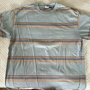 Urban Outfitters T shirt size Small 🔥🔥🔥
